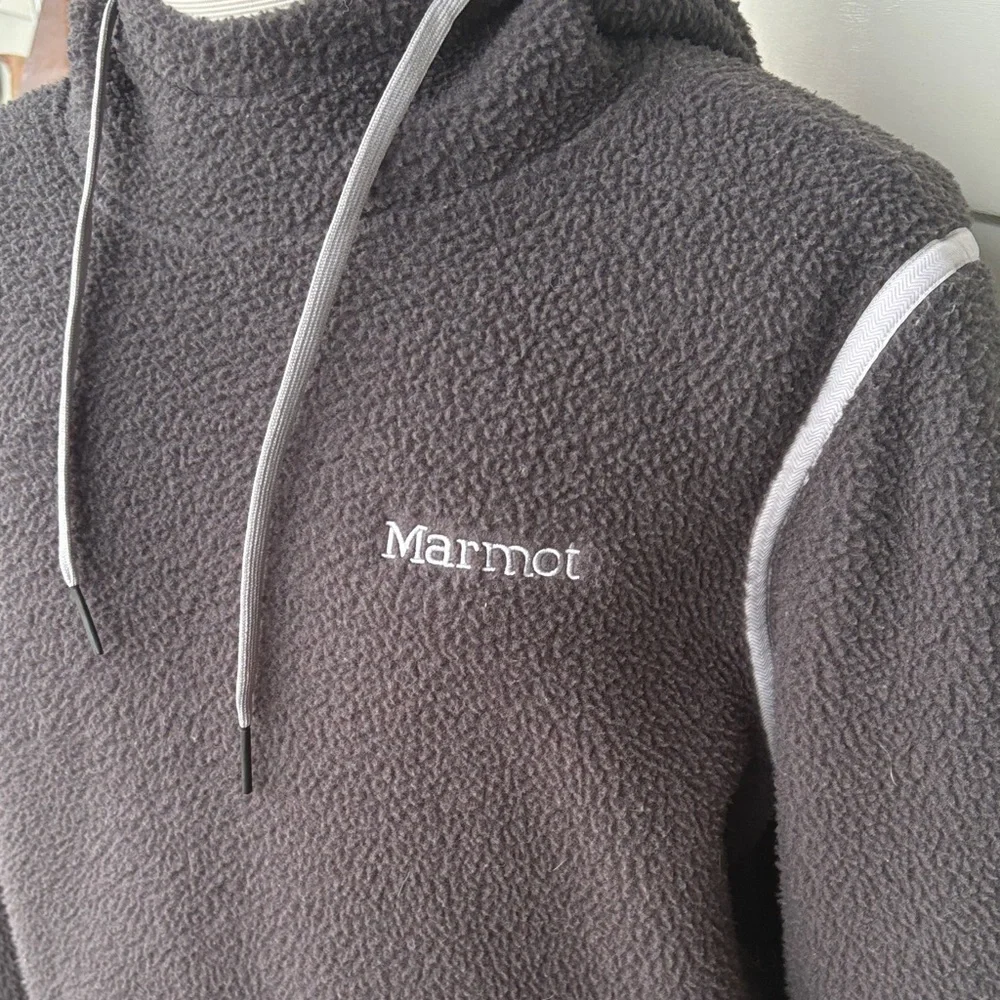 Marmot Charcoal Fleece Pullover. Large. Great condition.